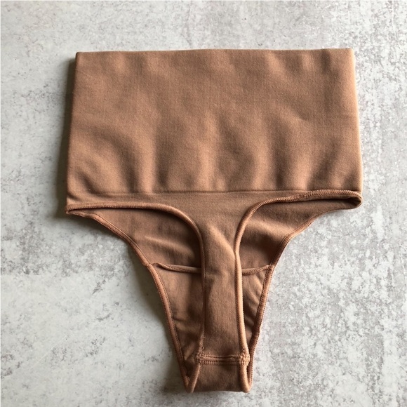 Skims Core Control Thong Back Panty Size XXS/S Tan - Picture 3 of 5
